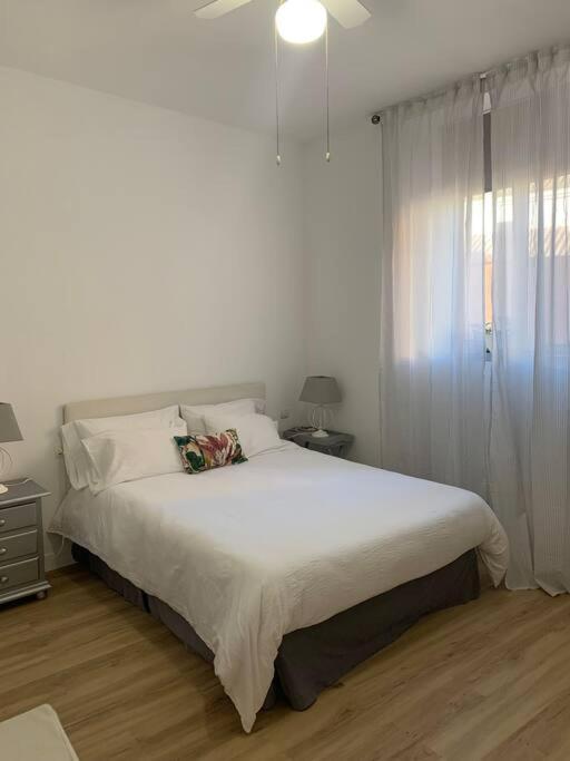 Luxury Apart, Malaga Centro Buitenkant foto